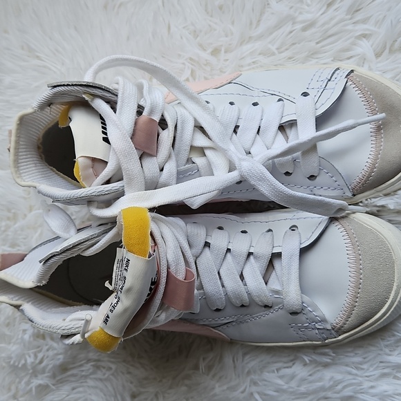 NIKE BLAZER MID 77 Jumbo Women's White and Pink High-Top Sneakers - Picture 5 of 10
